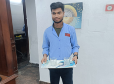 Professional Office Receptionist at front desk in Delhi NCR